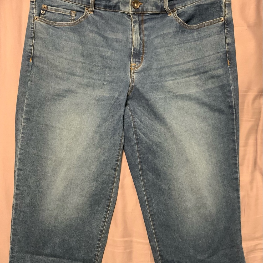 Chaps Mid Rise Capri - Picture 4 of 4